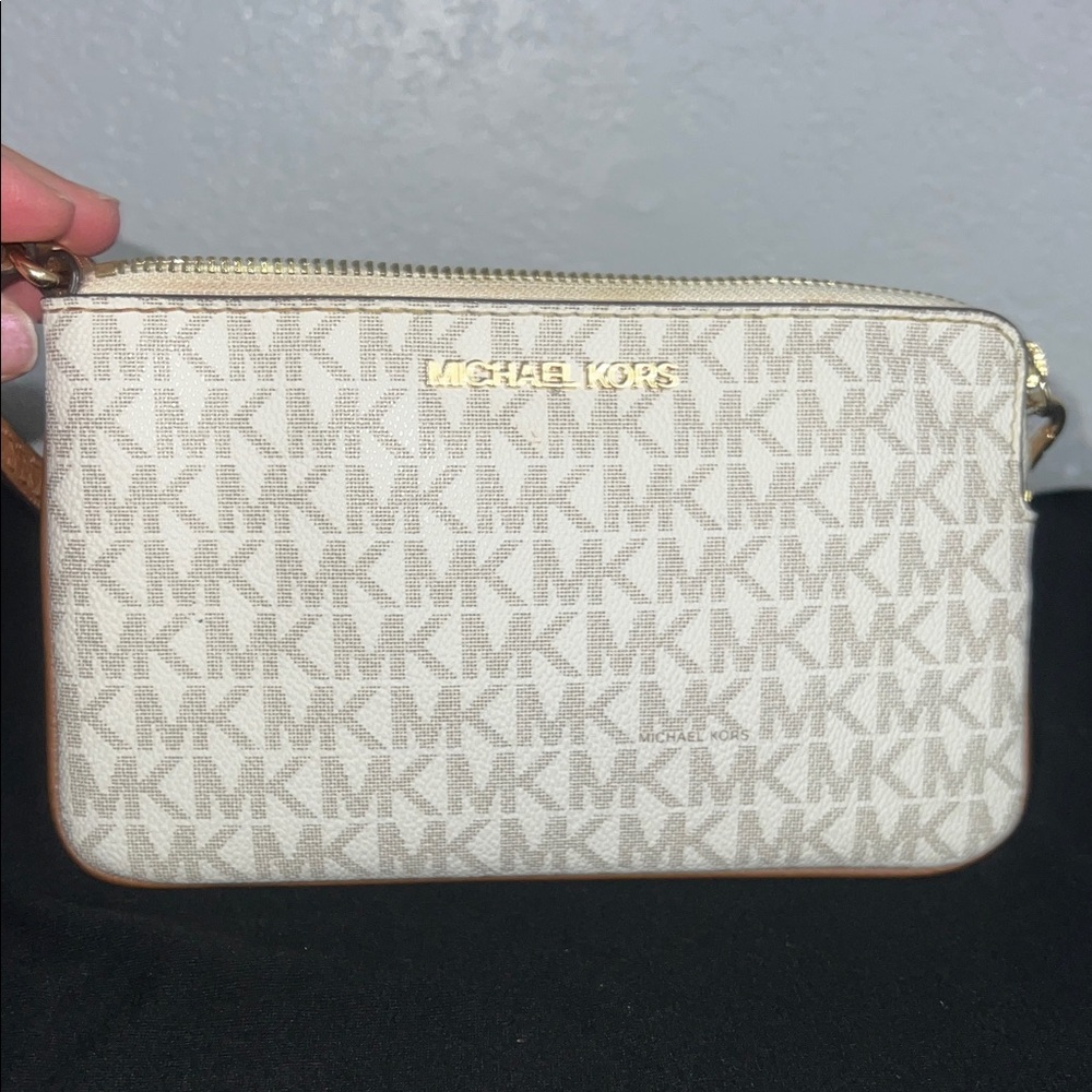 Michael Kors Tan Monogram Clutch - Picture 5 of 7